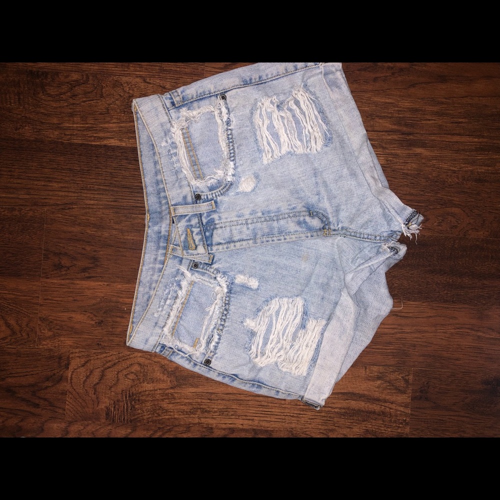CARMAR DENIM destroyed shorts light wash